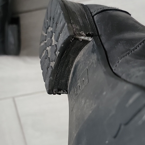 UGG • Aureo Ankle Boot, Zipper, Size 10 - Picture 8 of 10